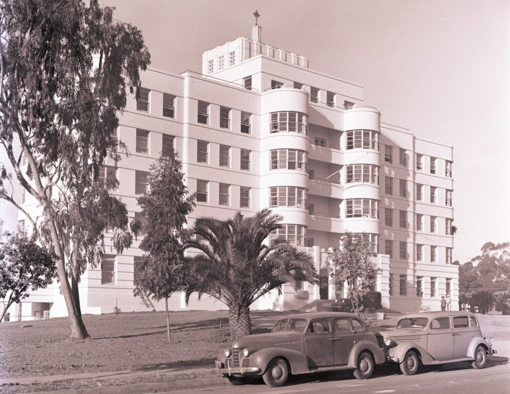 St. John's Health Center
Bill Beebe Collection (3.2.4995)