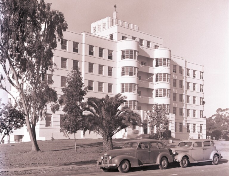 St. John's Health Center
Bill Beebe Collection (3.2.4995)