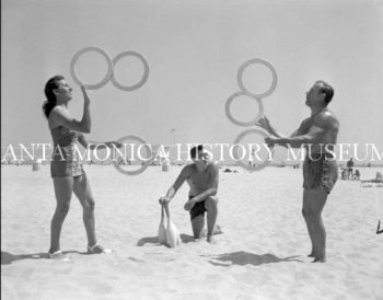 Juggling at Muscle Beach